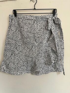 SHEIN Black and White Speckled Wrap Skirt